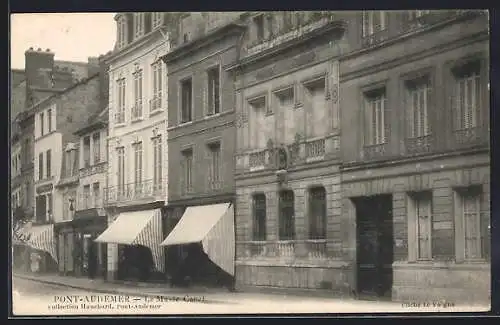 AK Pont-Audemer, La rue Sadi Carnot avec ses facades élégantes