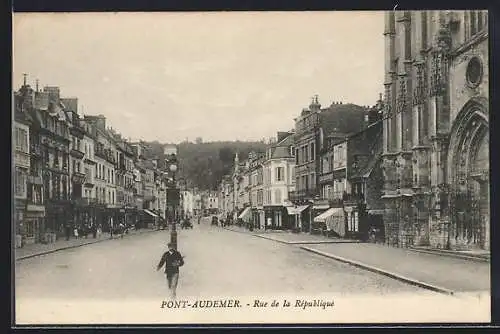 AK Pont-Audemer, Rue de la République et architecture urbaine