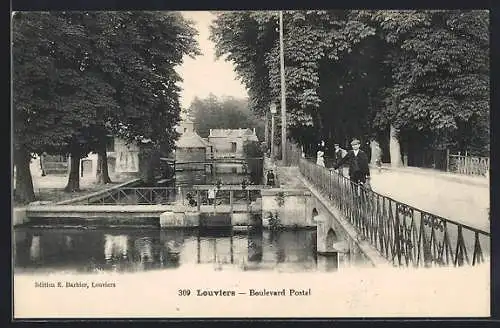 AK Louviers, Boulevard Postel et passerelle sur le canal