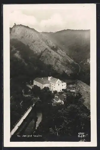 AK Sv. Jan pod Skalou, Blick auf das Kloster