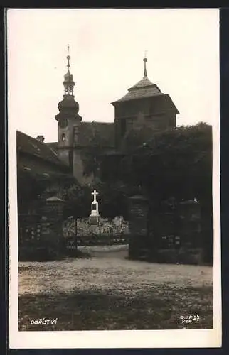 AK Obristvi, Friedhof und Kirche