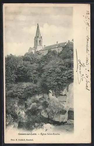 AK Gennes-sur-Loire, Église Saint-Eusèbe et vue sur la végétation environnante