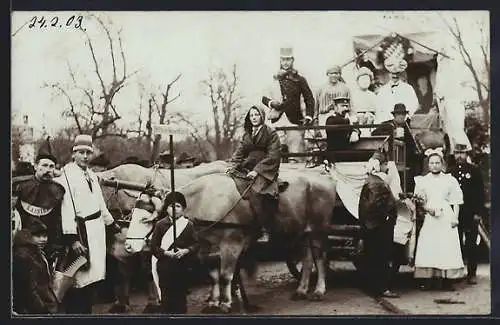 Foto-AK Aschach, Verkleidete Anwohner auf einem Umzugswagen 1903