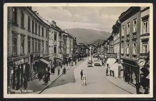 AK Villach /Kärnten, Belebte Strassenpartie