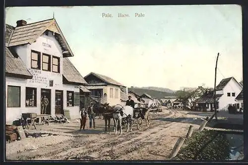 AK Pale, Strassenpartie mit Gasthaus