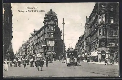 AK Hannover, Strassenbahn und Passanten Georgstrasse Ecke Nordmannstrasse