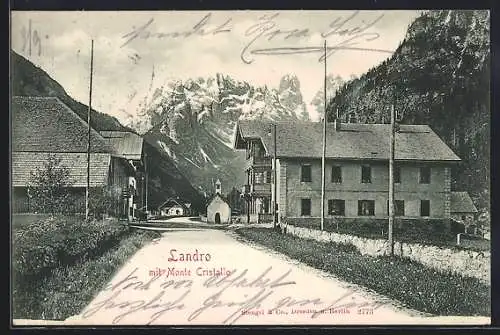 AK Landro, Strassenpartie mit Kapelle und Monte Cristallo