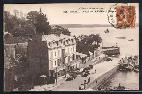 AK Dinard, Hôtel de la Vallée et vue sur la mer avec bateaux à voile