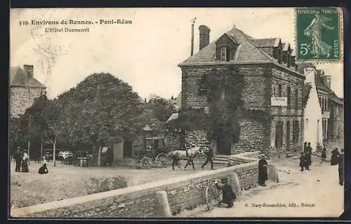 AK Pont-Réan, L`Hôtel Desmesnil et scène de rue animée