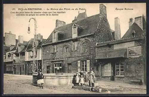 AK Dol-de-Bretagne, La Maison des Plaids ou du Palais, époque Romane