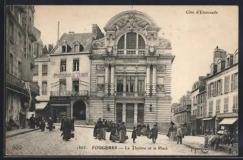 AK Fougères, Le Théâtre et la Place