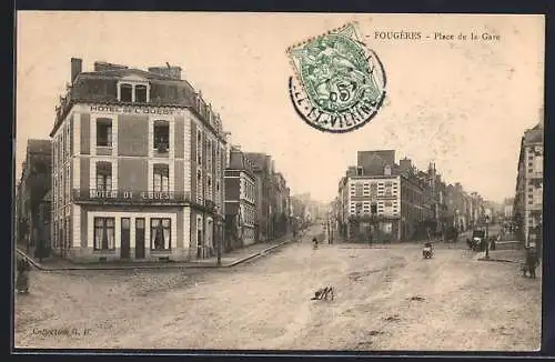 AK Fougères, Place de la Gare avec l`Hôtel de l`Ouest et rue animée