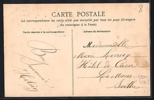 AK Fougères, Place de la Gare avec l`Hôtel de l`Ouest et rue animée