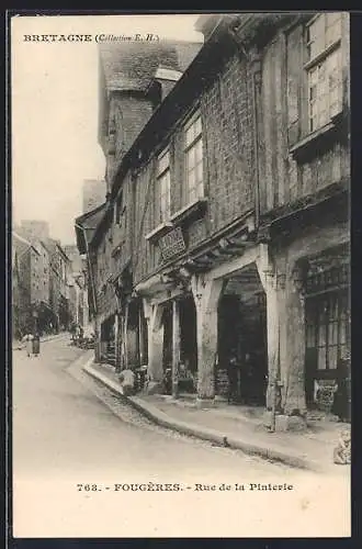 AK Fougères, Rue de la Pinterie et ses maisons à colombages historiques