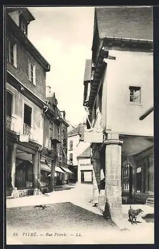 AK Vitré, Rue Poterie avec boulangerie et architecture à colombages