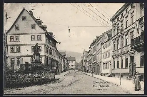 AK Bleicherode, Hauptstrasse mit Denkmal