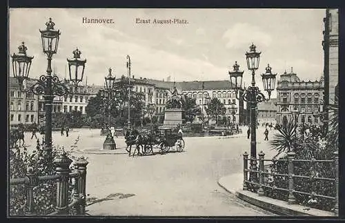 AK Hannover, Ernst August-Platz mit Pferdekutsche