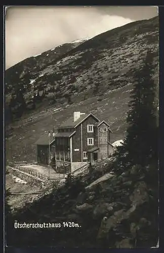 AK Ötscherschutzhaus, Die Hütte am Berghang