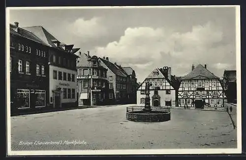 AK Brilon /Sauerland, Marktplatz mit Sparkasse