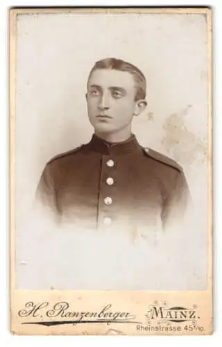 Fotografie H. Ranzenberger, Mainz, Rheinstrasse 45, Junger Soldat des 88. Regiments in Uniform