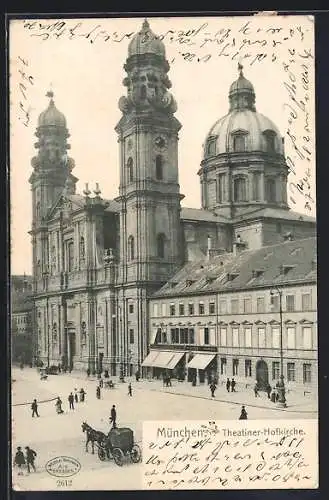 AK München, Theatiner-Hofkirche, Kutsche und Passanten