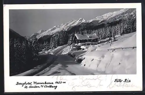 AK St. Anton a. Arlberg, Berghotel Mooserkreuz im Schnee