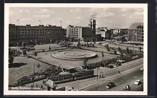 AK Berlin-Charlottenburg, Reichskanzlerplatz mit Strassenbahn