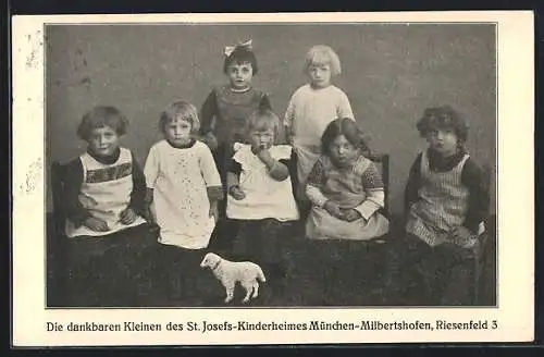 AK München-Milbertshofen, die dankbaren Kleinen des St. Josefs-Kinderheimes, Riesenfeld 3