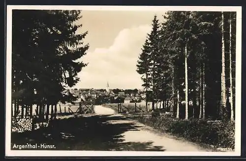 AK Argenthal / Hunsr., Waldweg mit Blick zum Ort