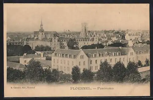 AK Ploërmel, Panorama de la ville et son église au loin