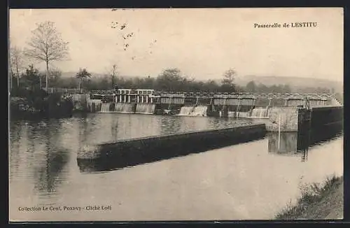 AK Lestitu, Passerelle de Lestitu et barrage sur la rivière