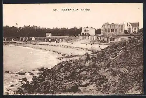 AK Port-Navalo, La Plage et ses cabines sur la côte rocheuse