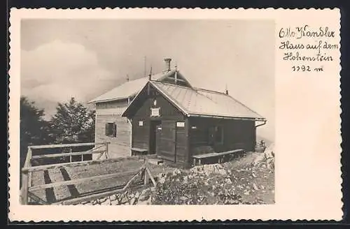 AK Otto-Kandler-Haus /Hohenstein, Partie vor der Hütte