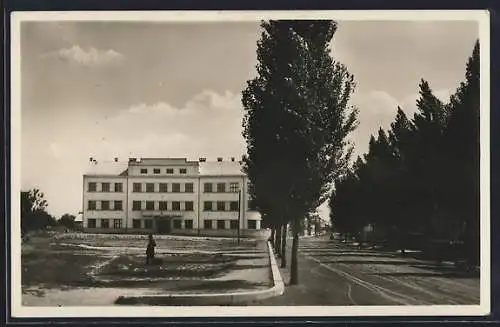 AK Uzhorod, Blick auf grosses Gebäude