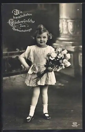 Foto-AK EAS Nr.7524 /1: Kleines Mädchen mit einem Blumenstrauss