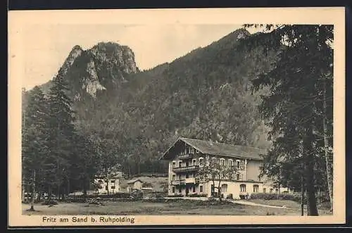 AK Ruhpolding, Gaststätte Fritz am Sand mit Strasse u. Bergpanorama