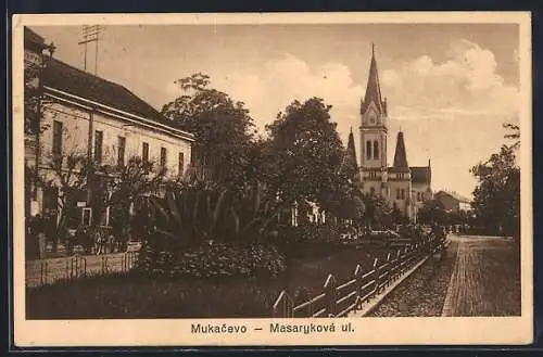 AK Mukacevo, Masaryková ul., Strassenpartie mit Teilansicht der Kirche