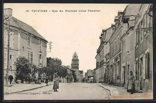 AK Thiviers, Rue du Docteur Jules Theulier avec immeubles et passants