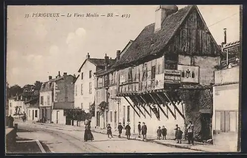 AK Périgueux, Le Vieux Moulin et rue animée avec des enfants