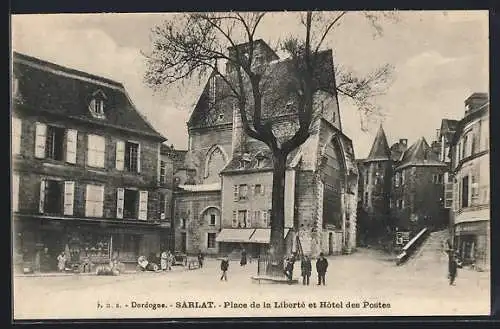 AK Sarlat, Place de la Liberté et Hôtel des Postes