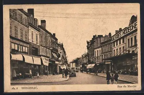 AK Bergerac, Rue du Marché animée avec commerces et passants