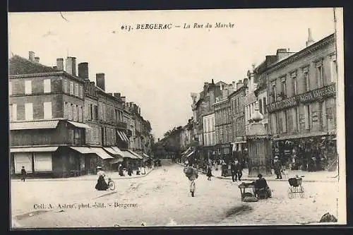 AK Bergerac, La Rue du Marché animée avec passants et boutiques