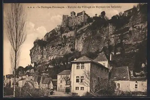 AK Beynac, Entrée du village pittoresque en Sarladais