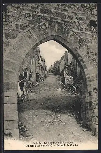 AK Domme, Porte de la Comba et rue pittoresque