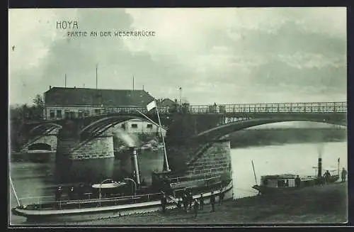 Mondschein-AK Hoya / Weser, Partie an der Weserbrücke mit Schiffen
