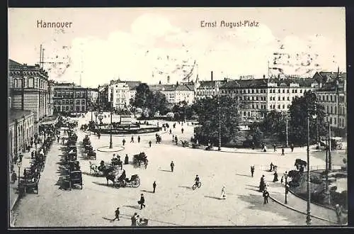 AK Hannover, Ernst August-Platz mit Denkmal