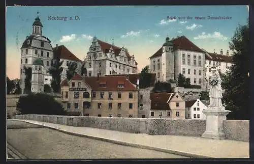 AK Neuburg a. D., Hotel Krone von der neuen Donaubrücke aus