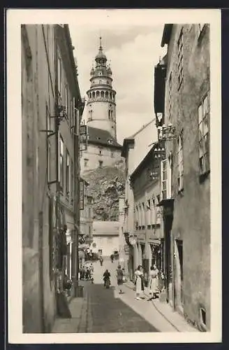 AK Ceský Krumlov, Strassenpartie mit Passanten