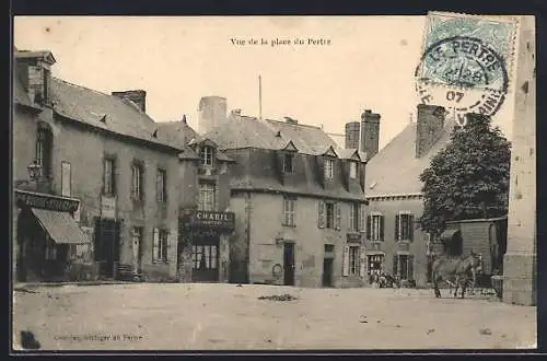 AK Le Pertre, Vue de la place du Pertre avec bâtiments historiques et calèche