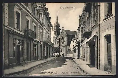 AK Paramé, Rue de la Gardelle et vue sur l`église